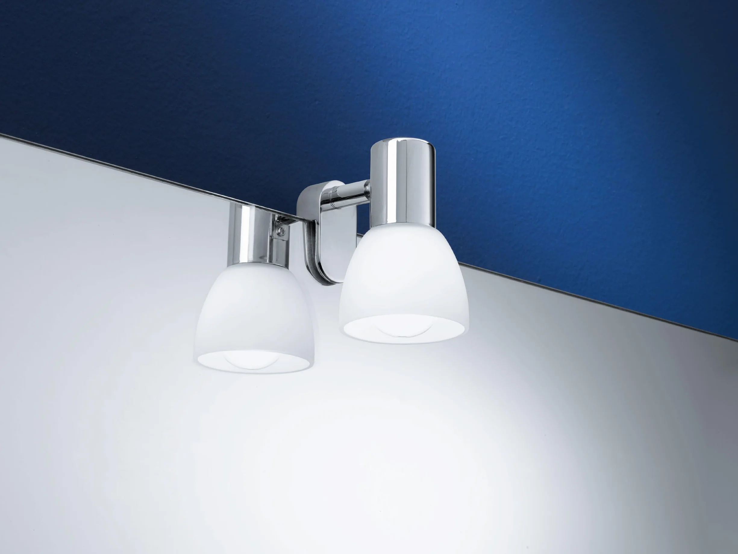 Eglo Lámpara de espejo con adhesivo, aplique de pared de metal y cristal opalino mate, lámpara para cuarto de baño en cromo, blanco, luz antihumedad, IP44, casquillo E14